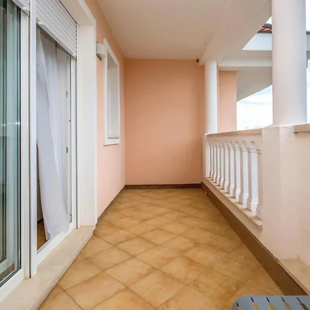 3 Bedroom In Apartament Crikvenica