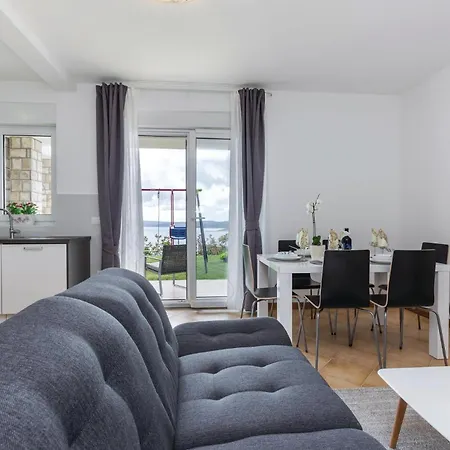 Apartment Cozy In With Kitchen