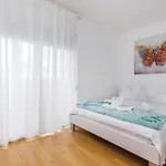 3 Bedroom In Apartman