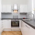 3 Bedroom In Apartman
