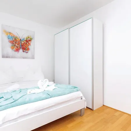Apartment 3 Bedroom In Crikvenica